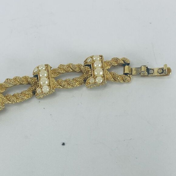 Crown Trifari Signed Bracelet Gold Tone Nugget Rope White Faux Pearl Link VTG 7" - Picture 7 of 16